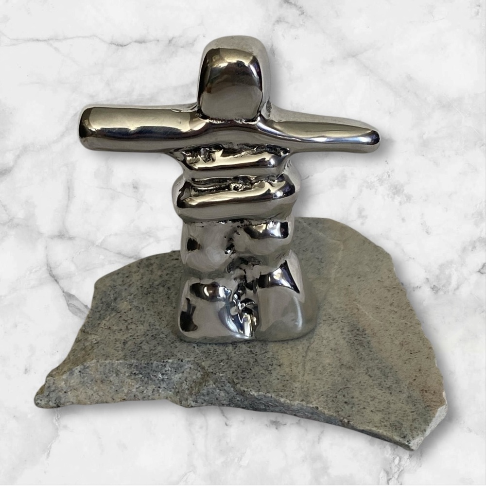 Hoselton Inuit Inuksuk Sculpture On Stone Base Made In Canada 5”X5”